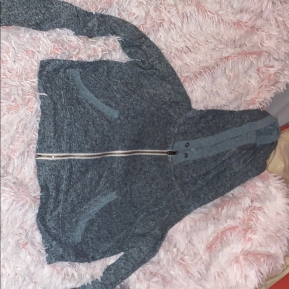 Cropped sweater - Picture 2 of 2